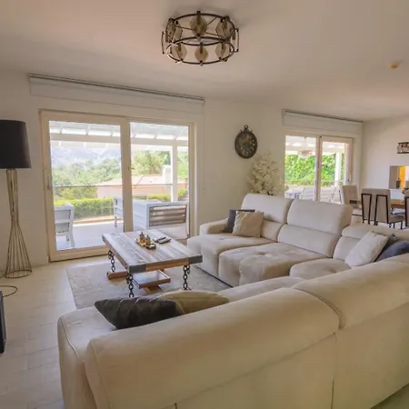 With Amazing Sea And Mountain Views Villa