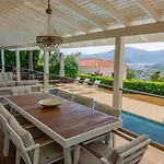 빌라 With Amazing Sea And Mountain Views *
